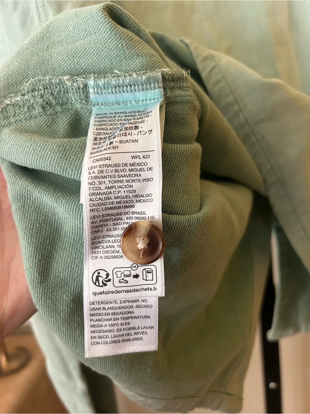 Levi's Tyla Shirt Button Down Collar Blue Surf Green Cotton Lyocell Size Small - Picture 7 of 8